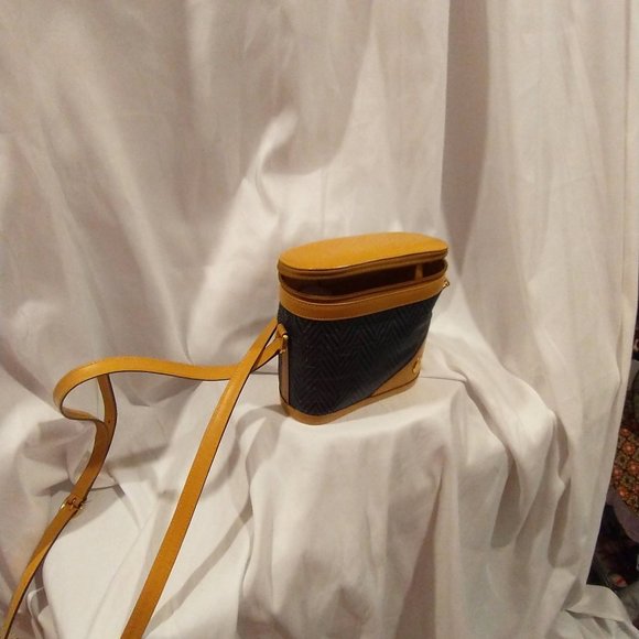 Vintage Mark Cross  Camera Mini crossbody bag made in Italy - Picture 3 of 9